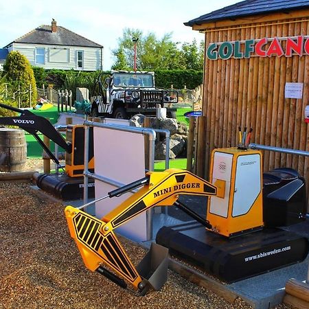 Palm Grove 2- Golden Palm - Pet Friendly, Wifi, Bed Linen, Central Heating - Meadow Lakes Caravan & Lodge Hire チャペル・セント・レオナルズ エクステリア 写真
