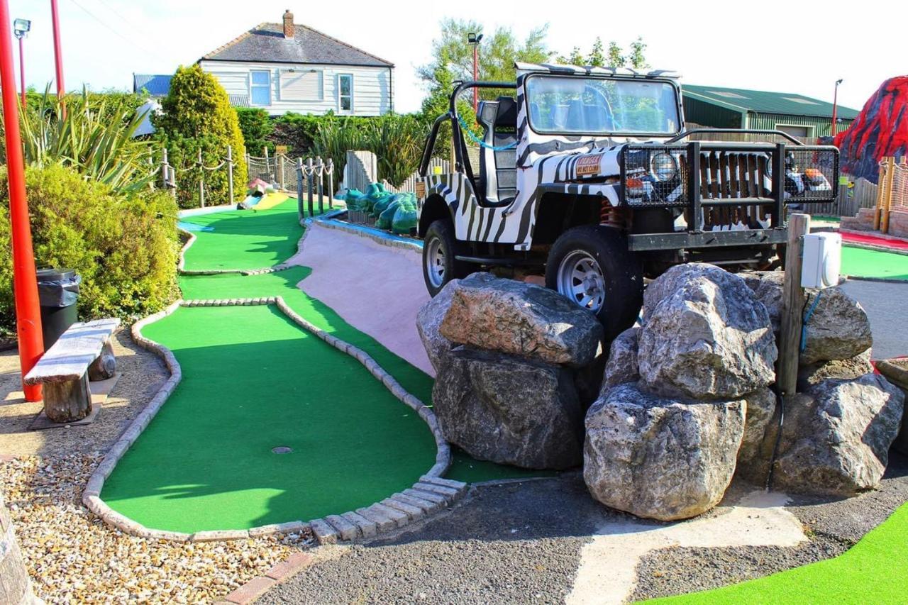 Palm Grove 2- Golden Palm - Pet Friendly, Wifi, Bed Linen, Central Heating - Meadow Lakes Caravan & Lodge Hire チャペル・セント・レオナルズ エクステリア 写真